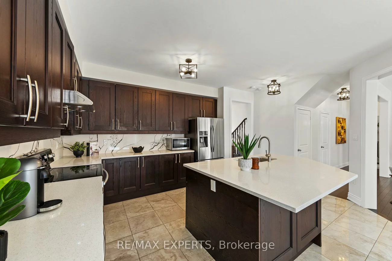 16, Vivian Creek, Mt Albert, East Gwillimbury