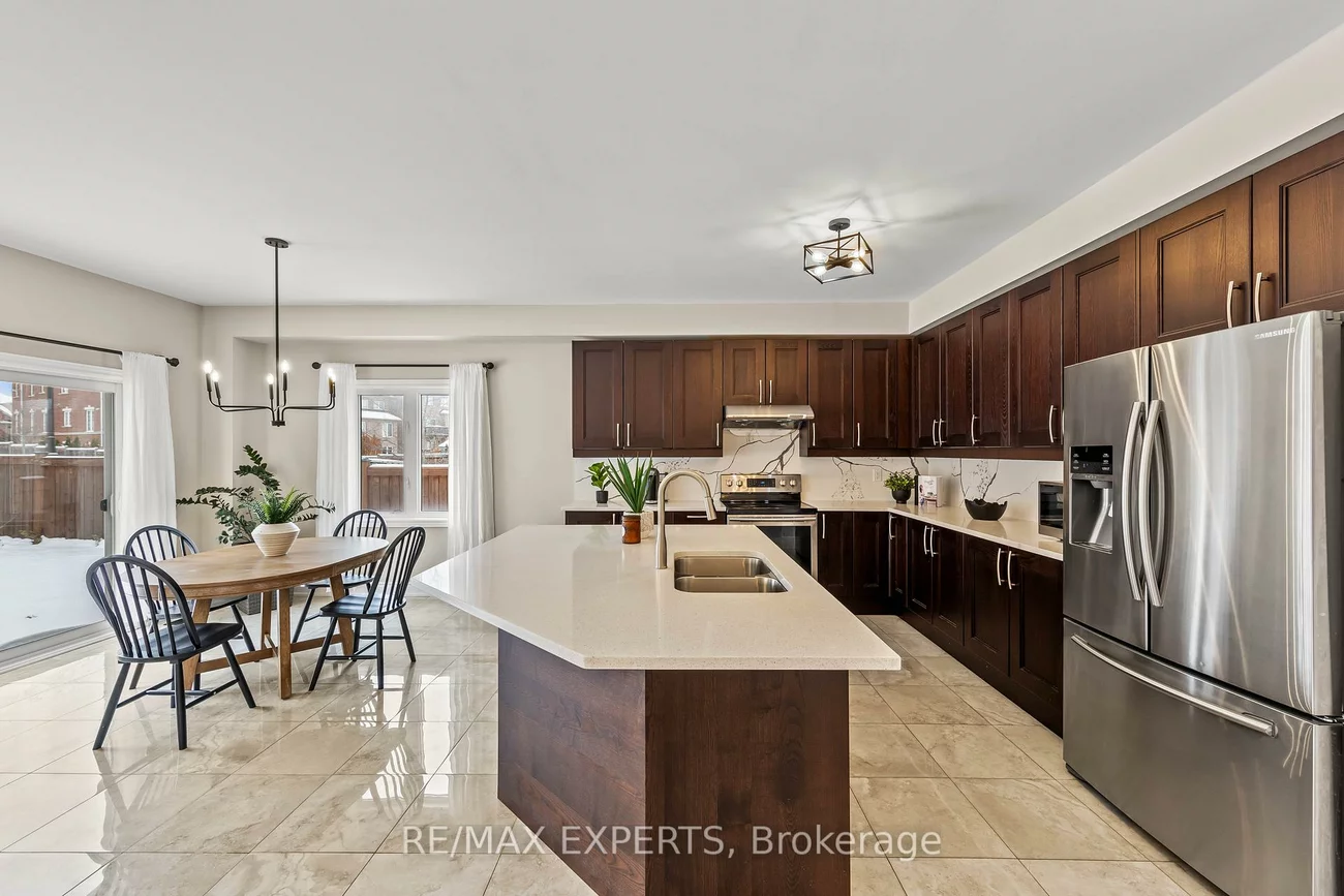 16, Vivian Creek, Mt Albert, East Gwillimbury