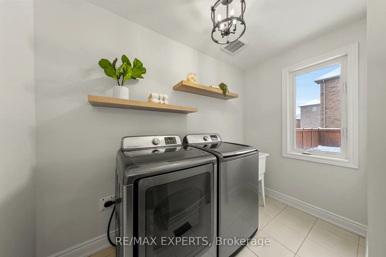 16, Vivian Creek, Mt Albert, East Gwillimbury