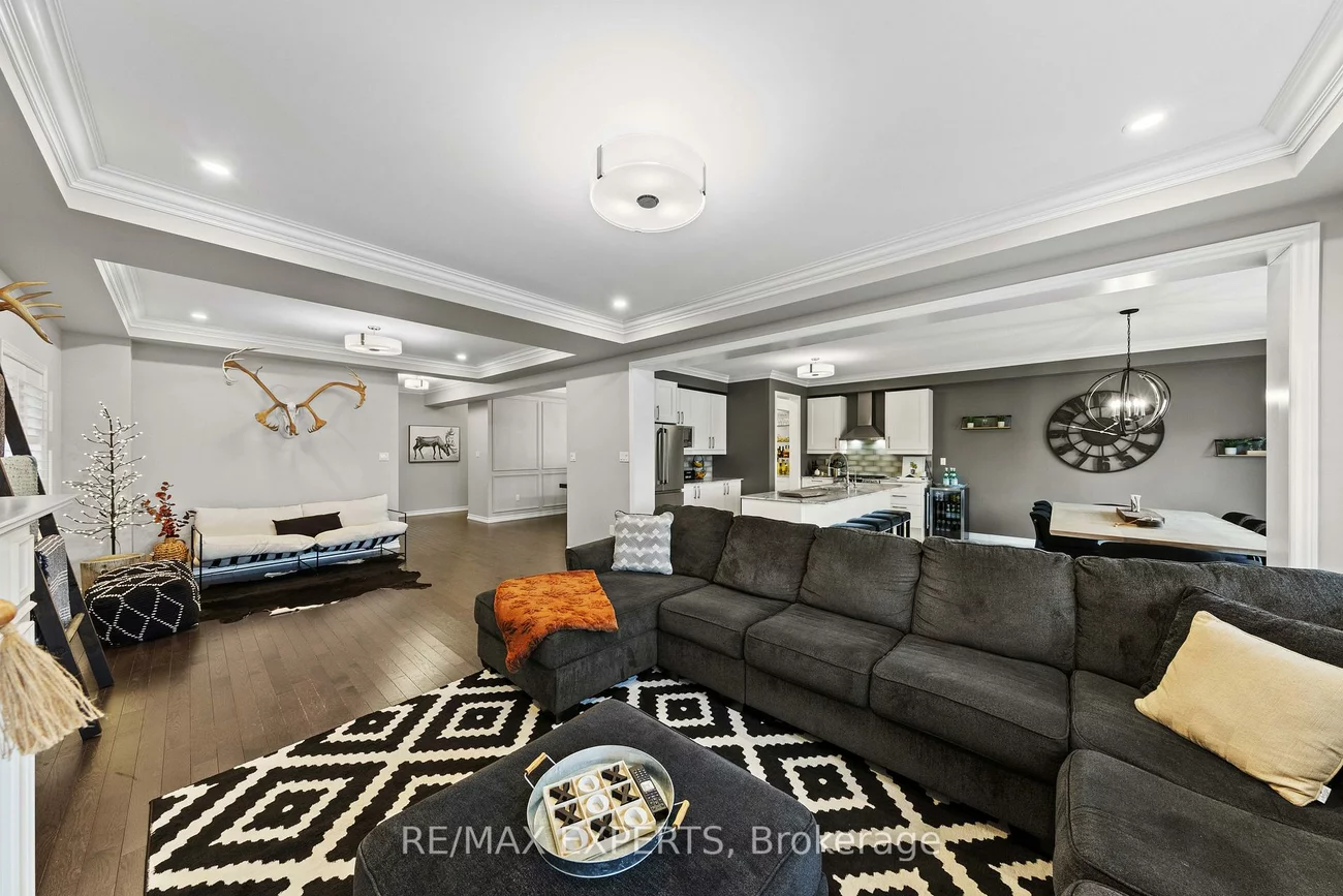 48, Manor Glen, Mt Albert, East Gwillimbury