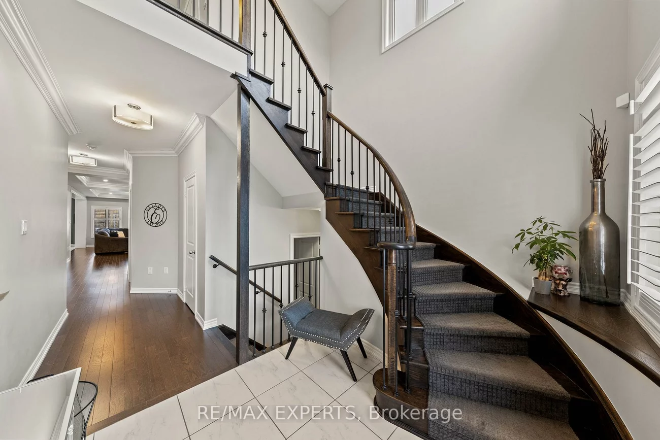 48, Manor Glen, Mt Albert, East Gwillimbury