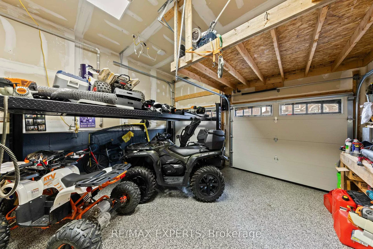 48, Manor Glen, Mt Albert, East Gwillimbury