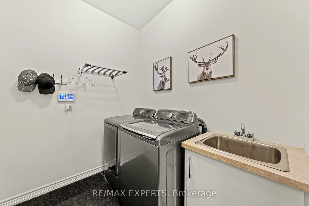 48, Manor Glen, Mt Albert, East Gwillimbury