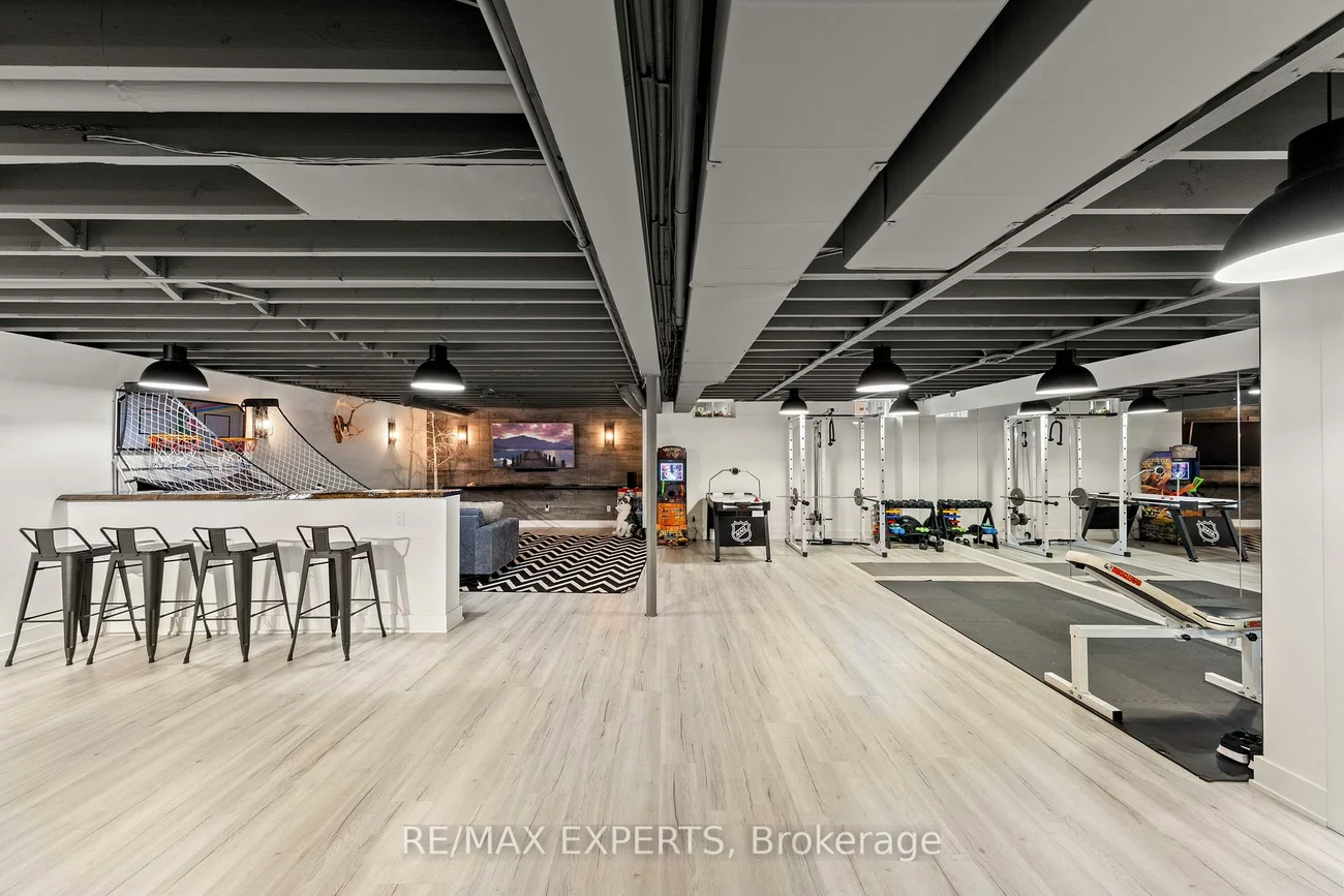 48, Manor Glen, Mt Albert, East Gwillimbury