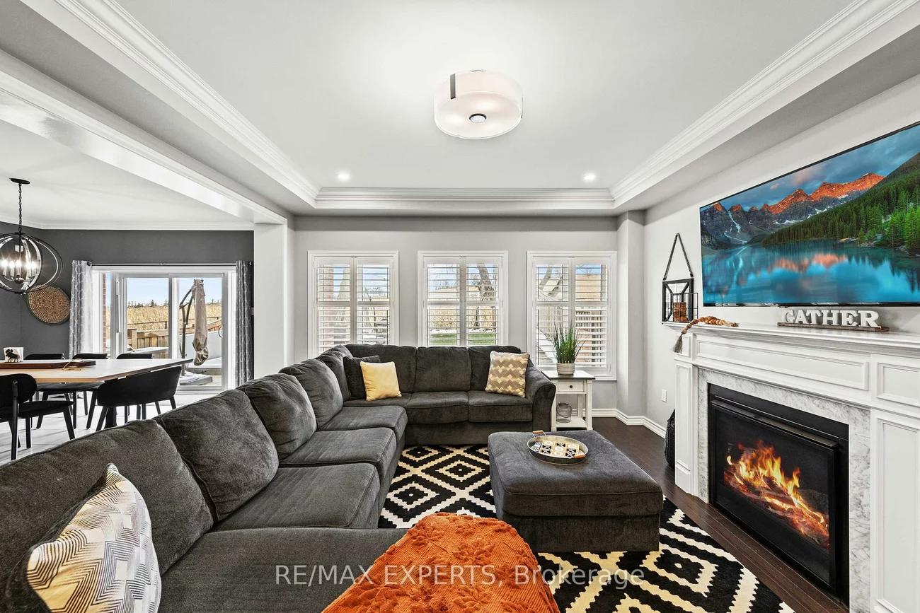 48, Manor Glen, Mt Albert, East Gwillimbury