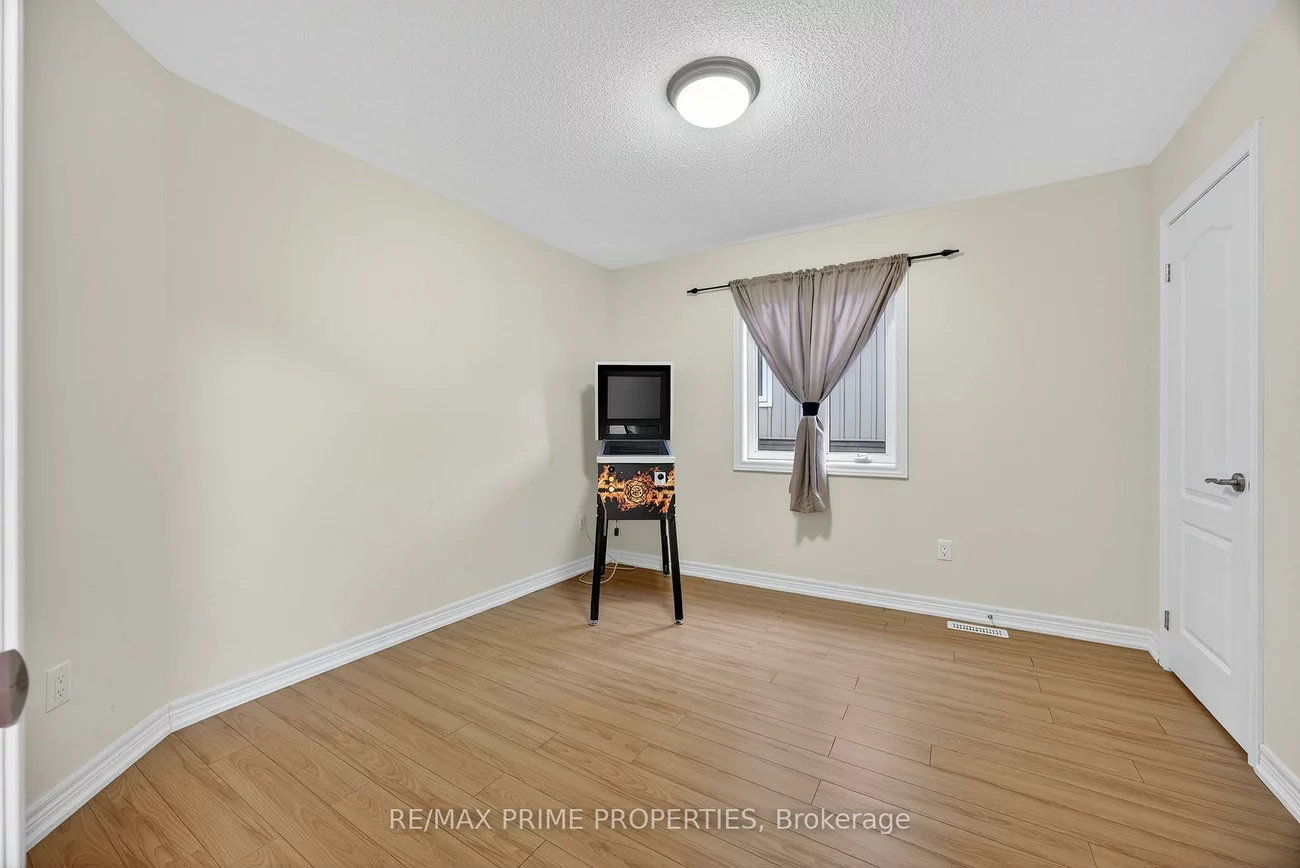 16, Don Rose, Mt Albert, East Gwillimbury