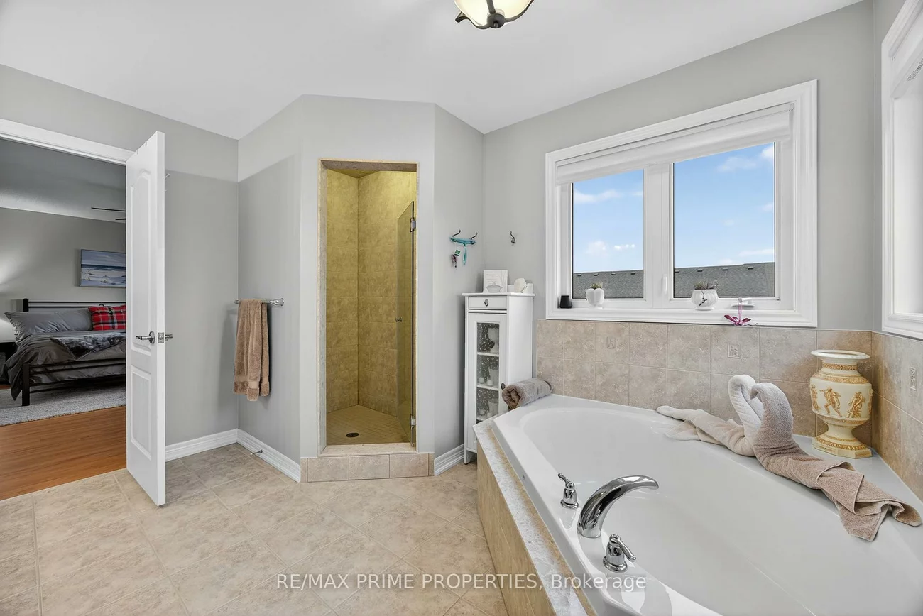 16, Don Rose, Mt Albert, East Gwillimbury