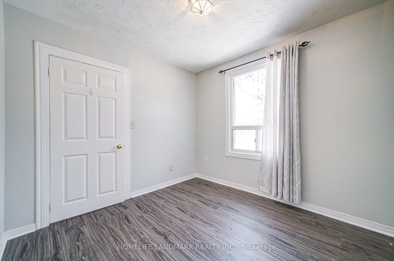 21654, Warden, Rural East Gwillimbury, East Gwillimbury