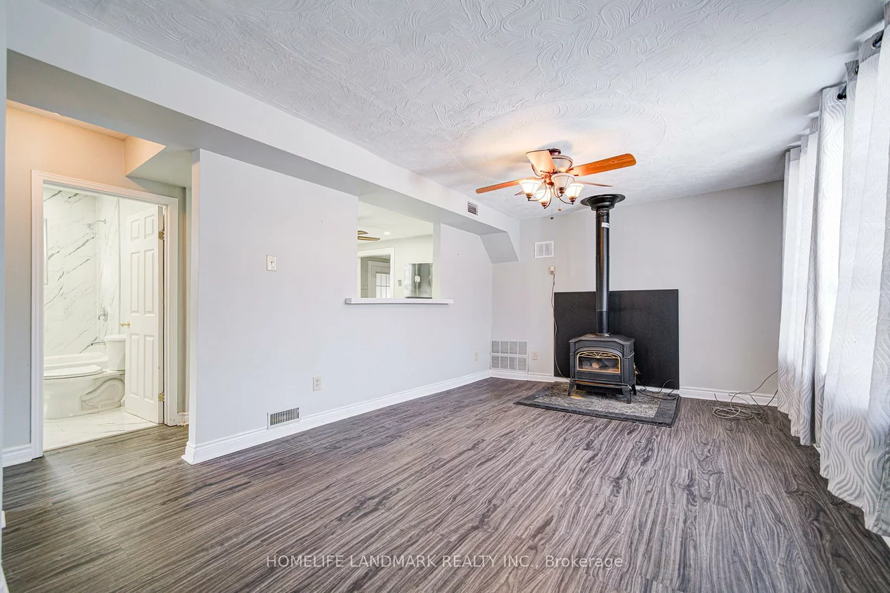 21654, Warden, Rural East Gwillimbury, East Gwillimbury