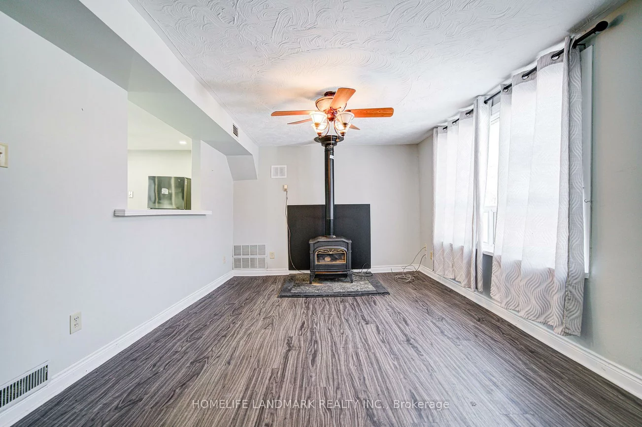 21654, Warden, Rural East Gwillimbury, East Gwillimbury