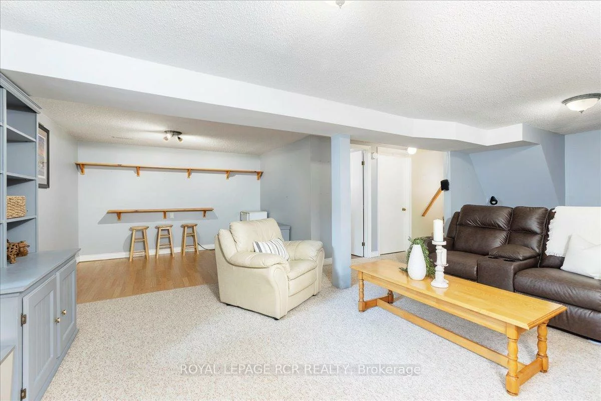 130, Peter, Holland Landing, East Gwillimbury