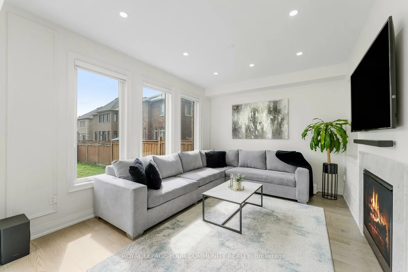 1, Byblos, Holland Landing, East Gwillimbury