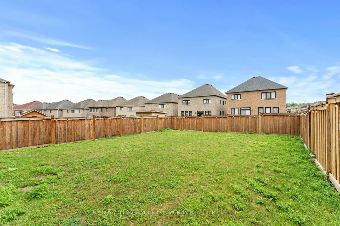 1, Byblos, Holland Landing, East Gwillimbury