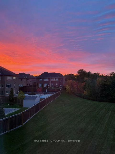 71, Manor Glen, Mt Albert, East Gwillimbury