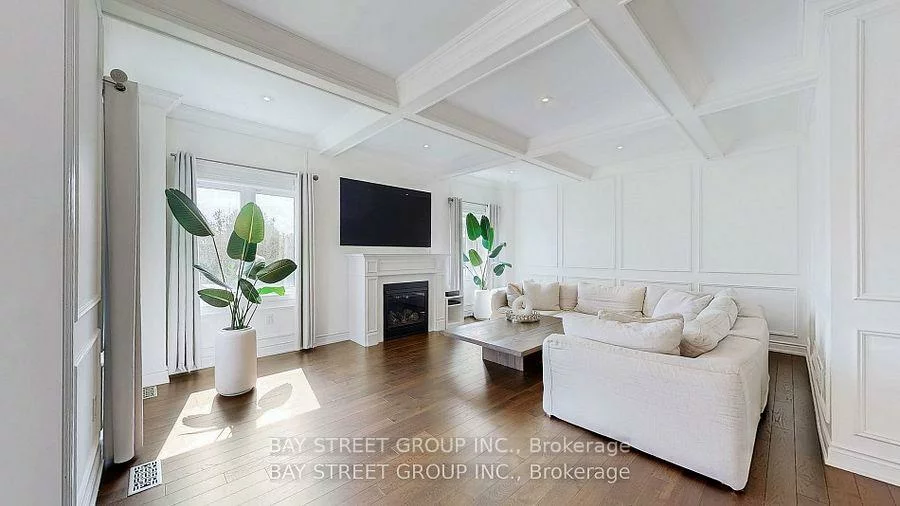 71, Manor Glen, Mt Albert, East Gwillimbury