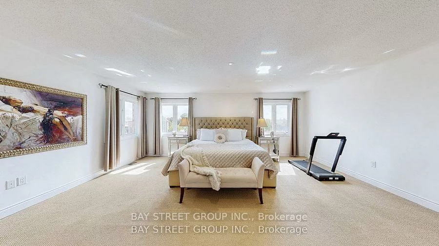 71, Manor Glen, Mt Albert, East Gwillimbury