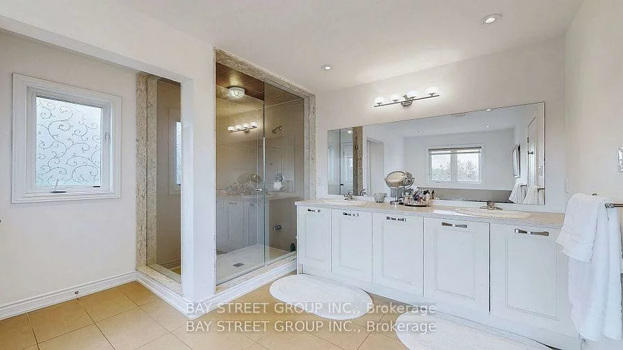 71, Manor Glen, Mt Albert, East Gwillimbury