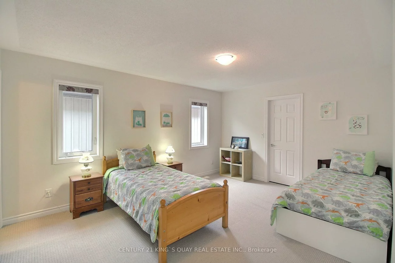 45, Chessington, Queensville, East Gwillimbury