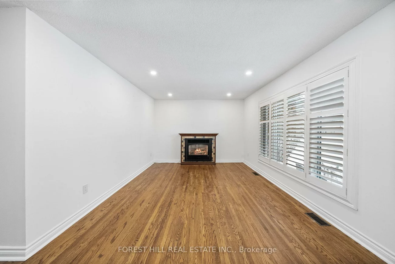 49, May, Sharon, East Gwillimbury