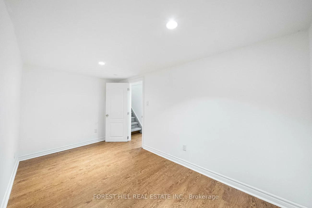 49, May, Sharon, East Gwillimbury