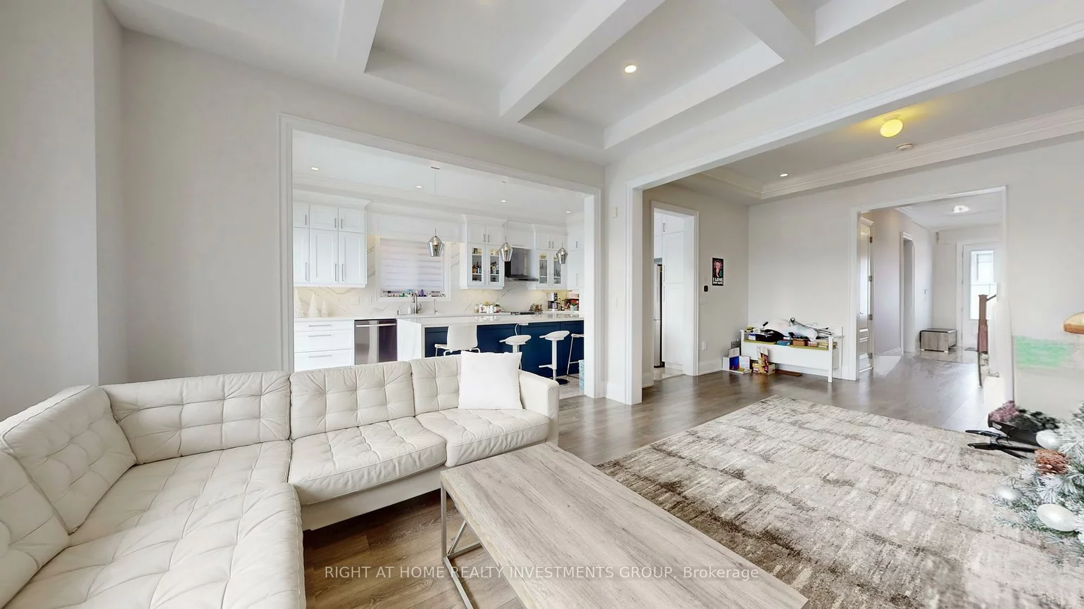 75, Manor Hampton, Sharon, East Gwillimbury