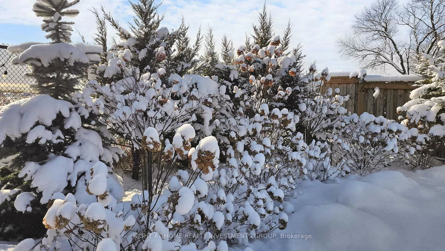 75, Manor Hampton, Sharon, East Gwillimbury