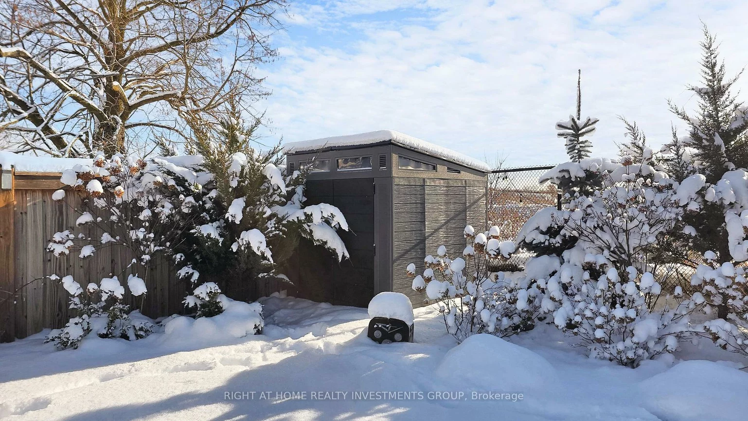 75, Manor Hampton, Sharon, East Gwillimbury