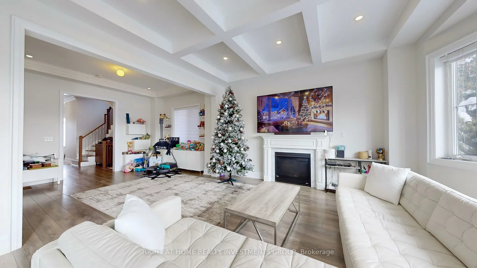 75, Manor Hampton, Sharon, East Gwillimbury