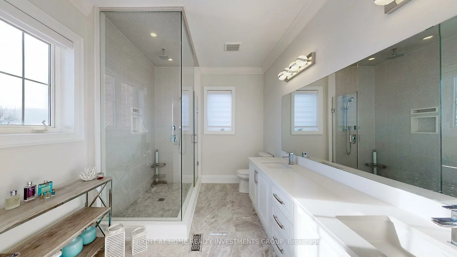 75, Manor Hampton, Sharon, East Gwillimbury