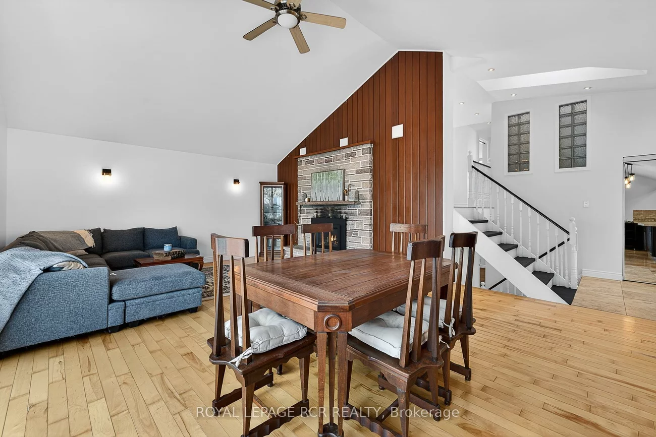 5555, Mount Albert, Mt Albert, East Gwillimbury