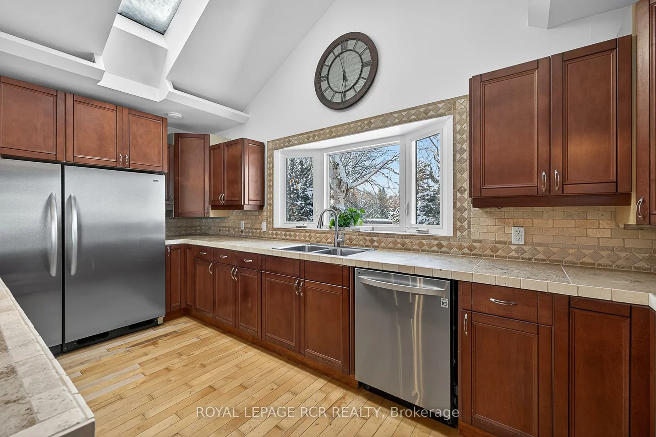 5555, Mount Albert, Mt Albert, East Gwillimbury