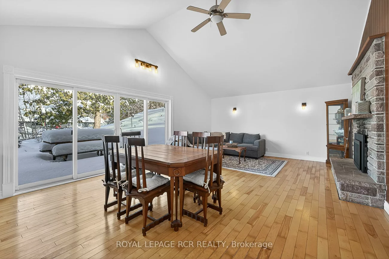 5555, Mount Albert, Mt Albert, East Gwillimbury