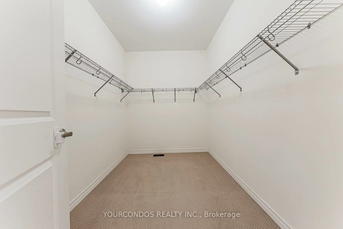 100, Beckett, Holland Landing, East Gwillimbury