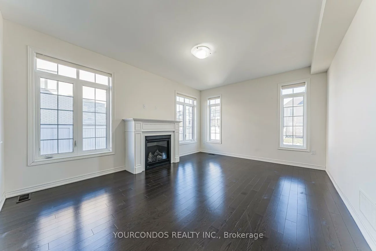 100, Beckett, Holland Landing, East Gwillimbury