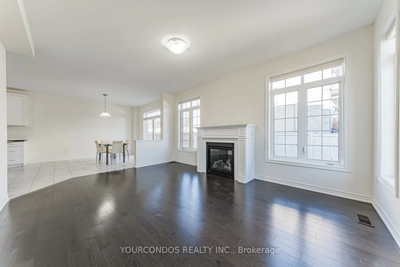 100, Beckett, Holland Landing, East Gwillimbury