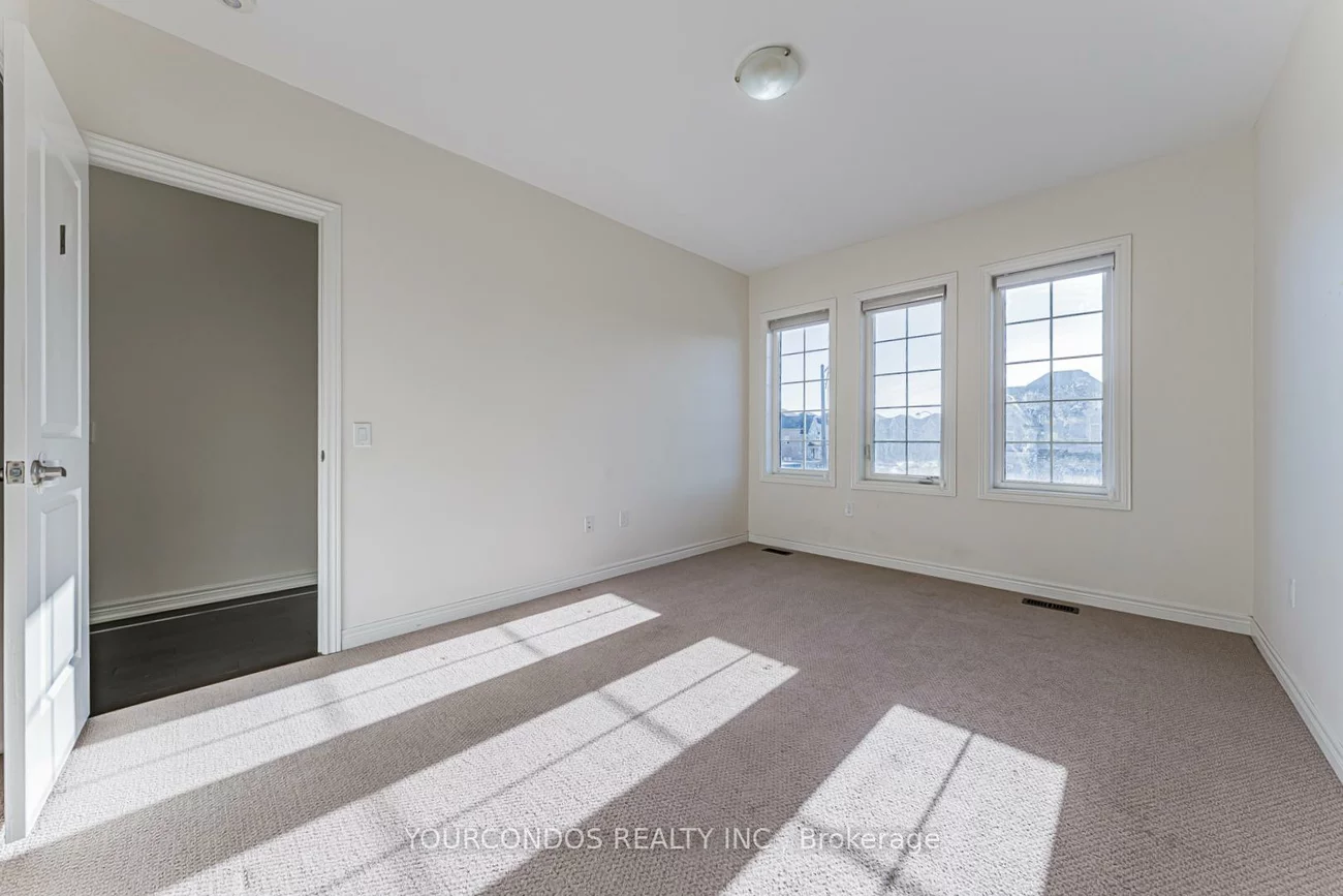 100, Beckett, Holland Landing, East Gwillimbury