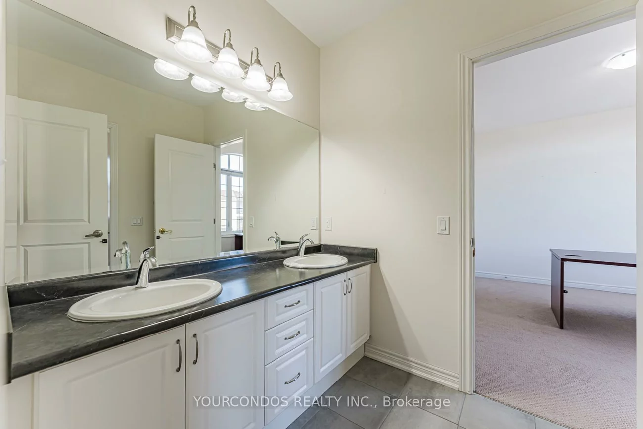 100, Beckett, Holland Landing, East Gwillimbury