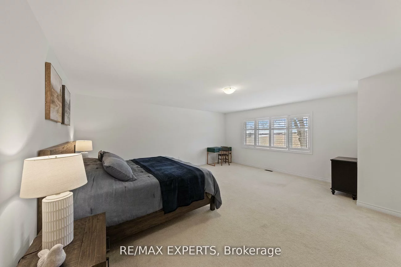 48, Manor Glen, Mt Albert, East Gwillimbury