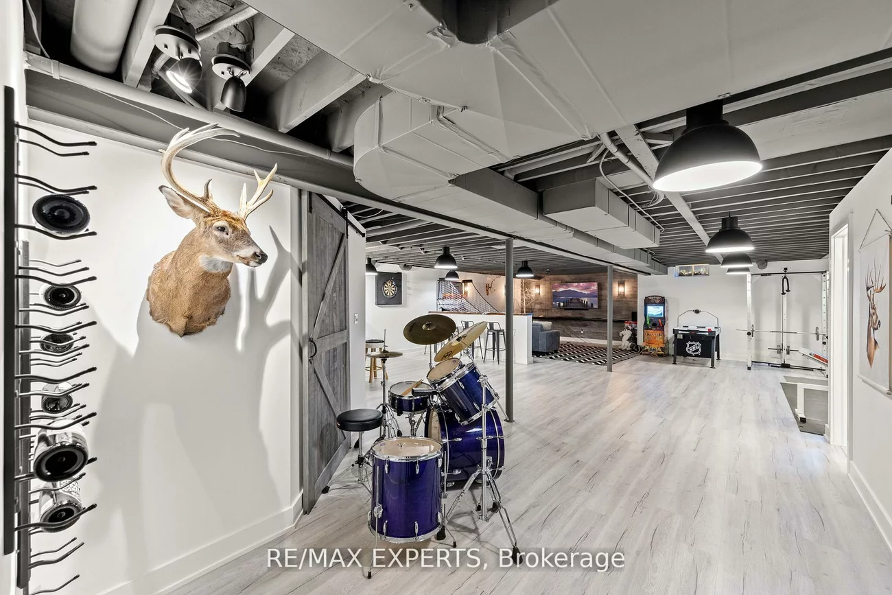 48, Manor Glen, Mt Albert, East Gwillimbury