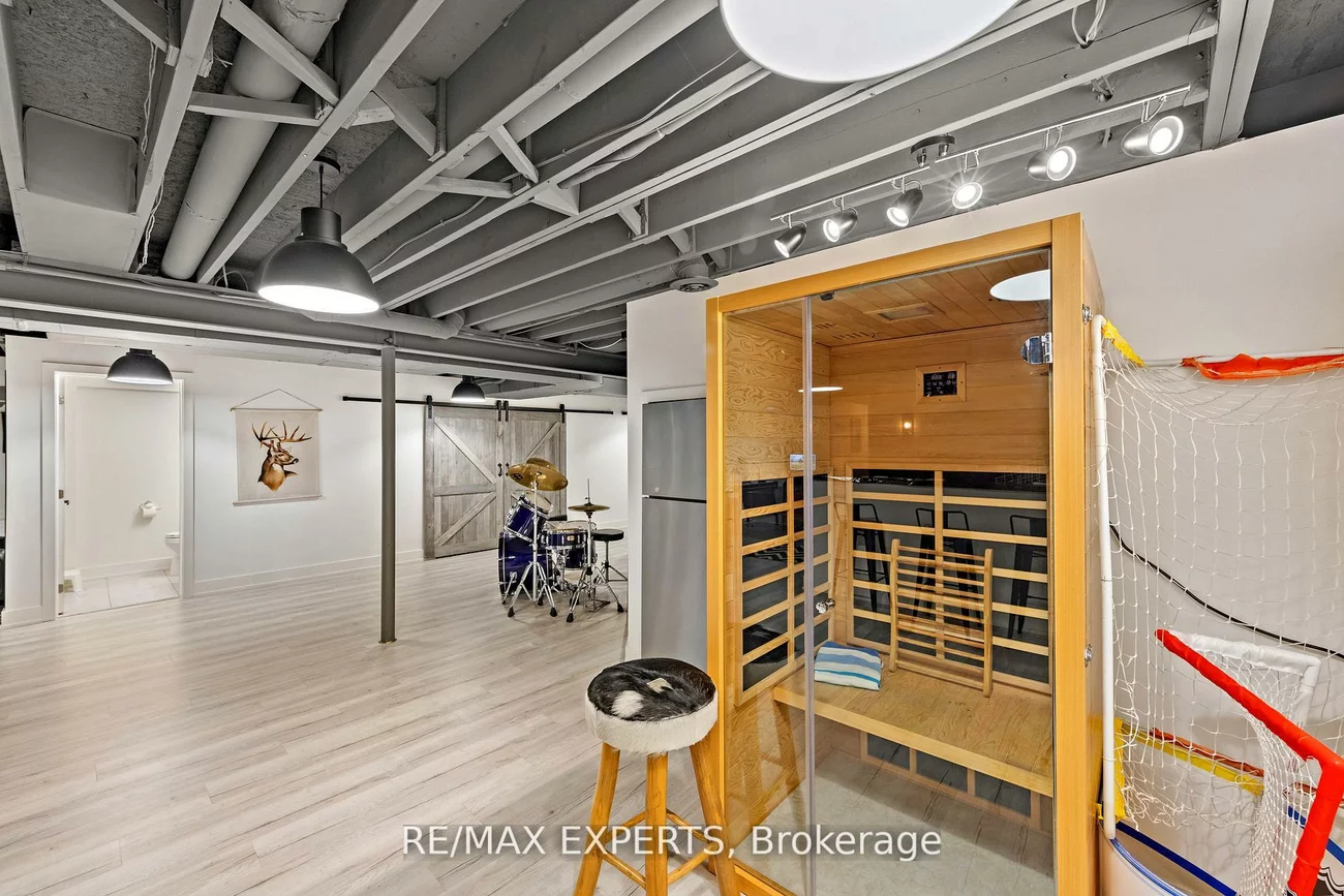 48, Manor Glen, Mt Albert, East Gwillimbury