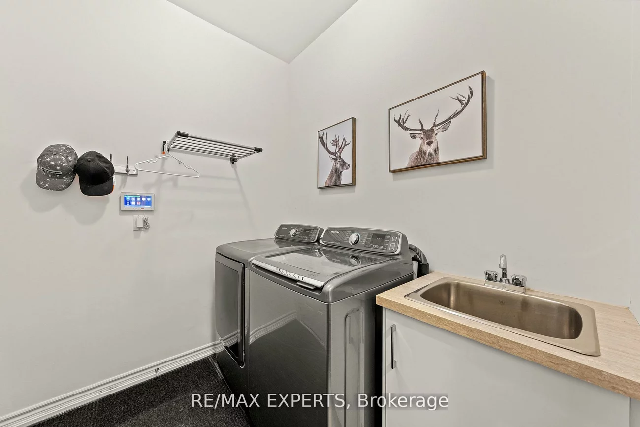 48, Manor Glen, Mt Albert, East Gwillimbury