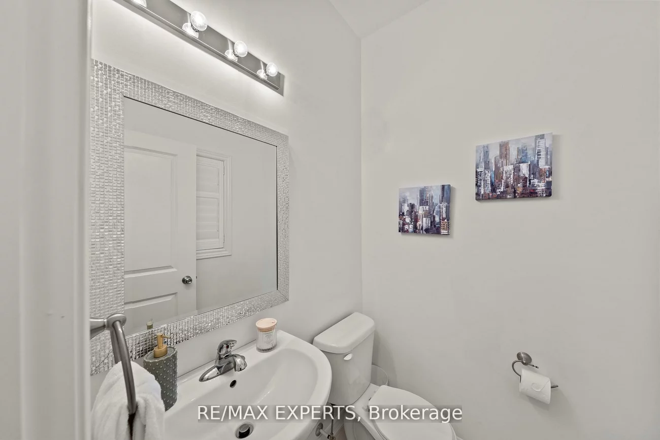 48, Manor Glen, Mt Albert, East Gwillimbury