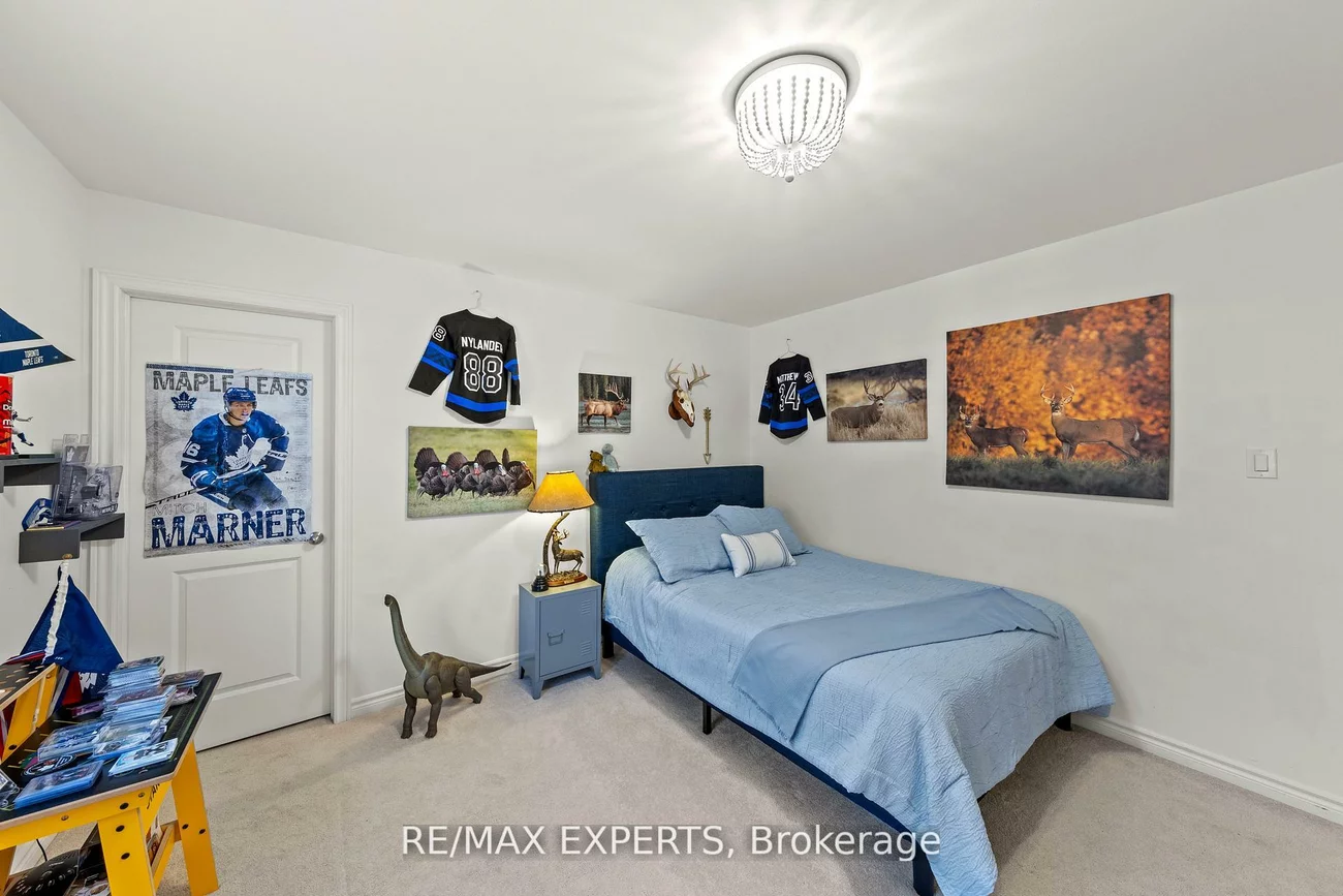 48, Manor Glen, Mt Albert, East Gwillimbury