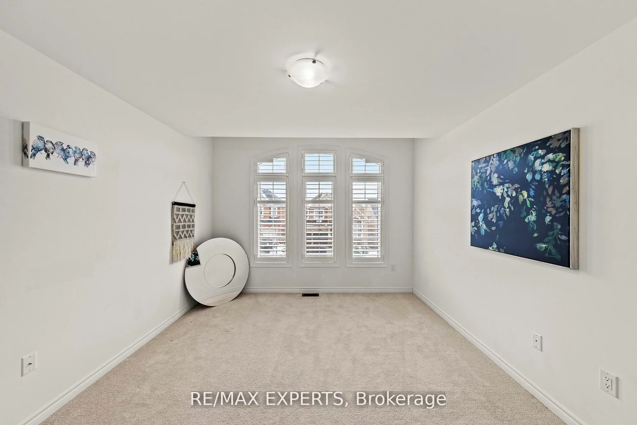 48, Manor Glen, Mt Albert, East Gwillimbury