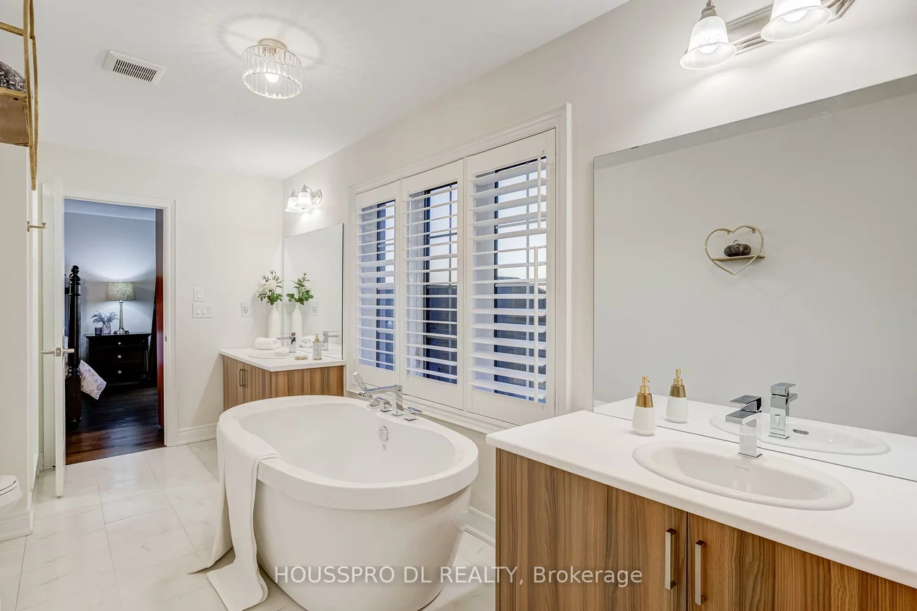 136, Carriage Shop, Queensville, East Gwillimbury