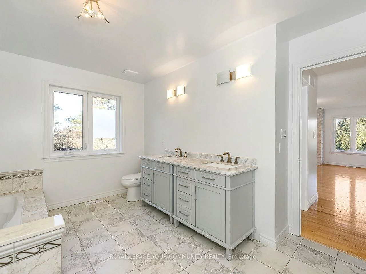 4800, Herald, Rural East Gwillimbury, East Gwillimbury