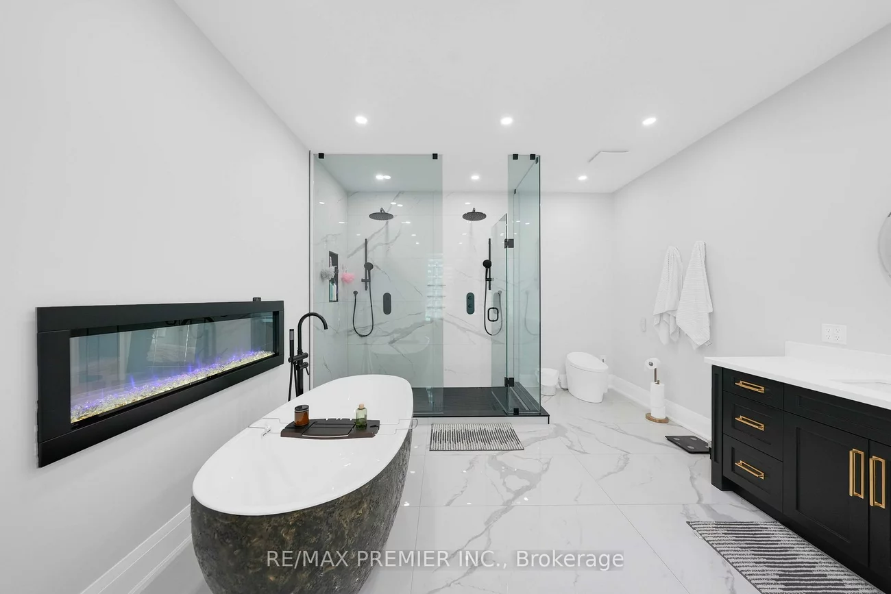 42, Alice, Mt Albert, East Gwillimbury