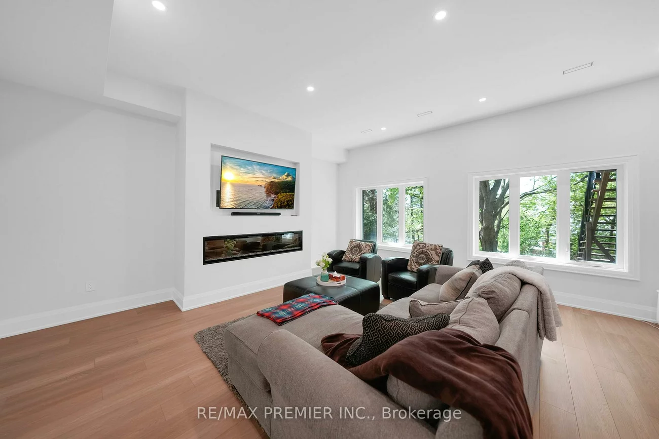 42, Alice, Mt Albert, East Gwillimbury