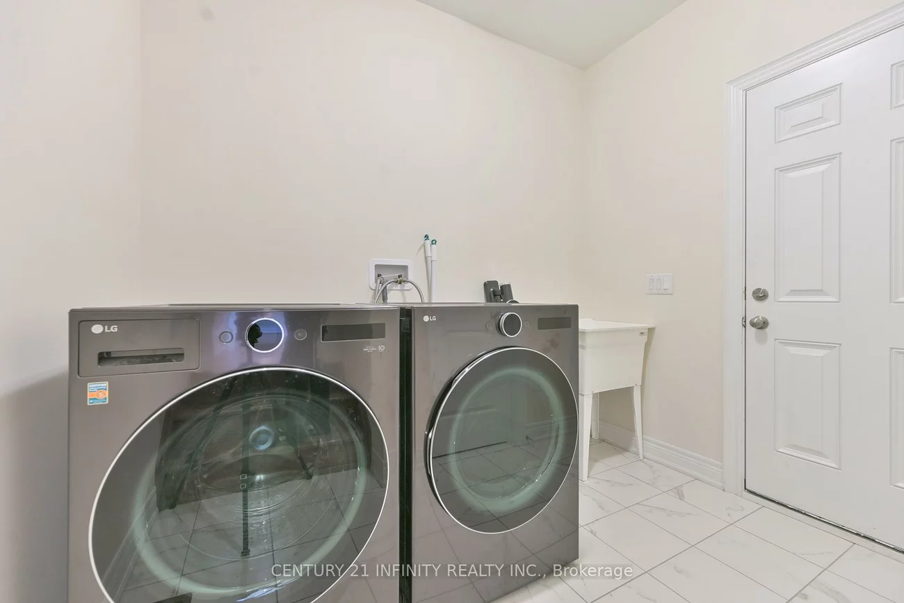 34, Watershed, Queensville, East Gwillimbury