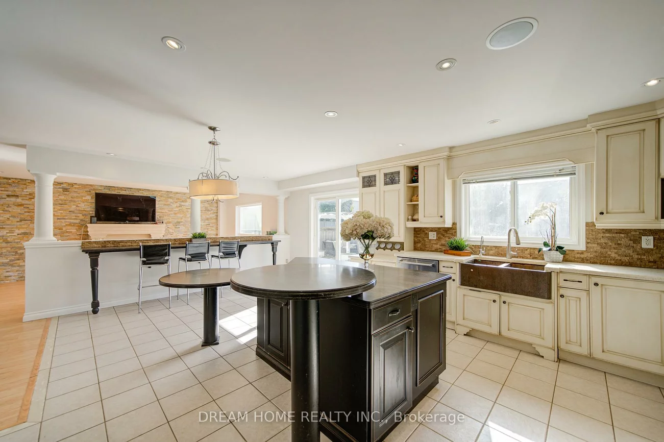 23, Viscount, Mt Albert, East Gwillimbury